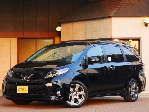 2018 TOYOTA  SIENNA トヨタ　シエナ　スポーツモデル　SE プリファードPKG　人気ミニバン　ファミリーカー　人気色　ブラックボディー　 (2)